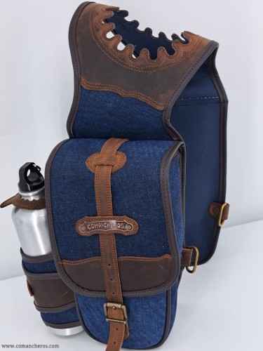 Vordere Buckaroo-Satteltasche mit Wasserflasche