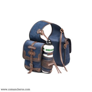 Satteltaschenjeans hinten mit Wasserflasche