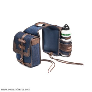 Vordere Satteltaschenjeans mit Wasserflasche